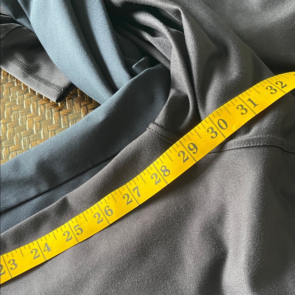 Vuori Black and Navy Joggers - Picture 10 of 10